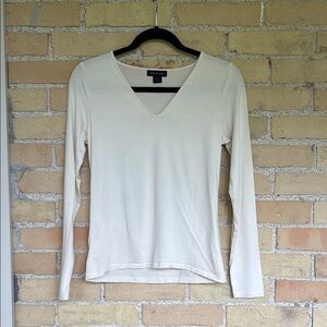 Magaschoni Silk Cream Fitted Long Sleeve V-neck Shirt